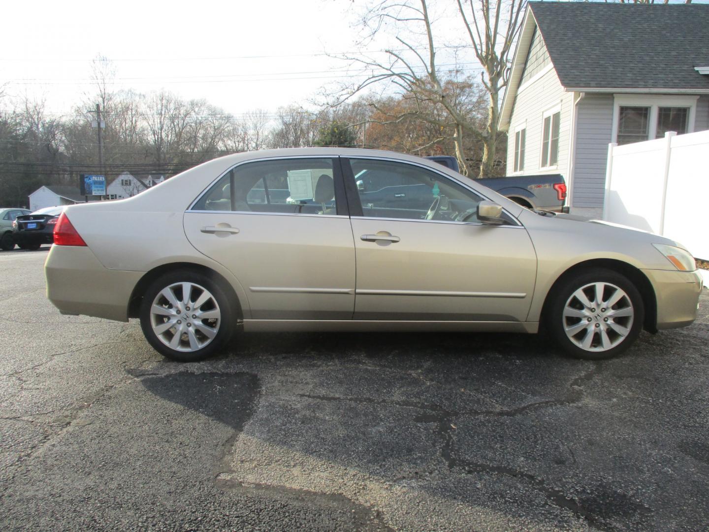 2007 GOLD Honda Accord (1HGCM665X7A) , AUTOMATIC transmission, located at 540a Delsea Drive, Sewell, NJ, 08080, (856) 589-6888, 39.752560, -75.111206 - Photo#8